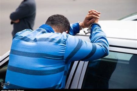 دستگیری سارق حرفه‌ای لوازم داخل خودرو با ۱۸ فقره سرقت در میاندوآب
